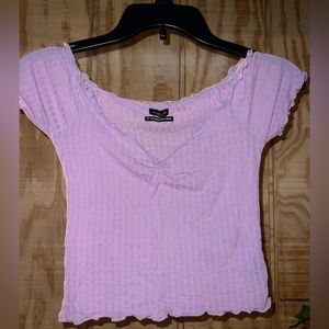 Cropped summer tee with rib in the chest